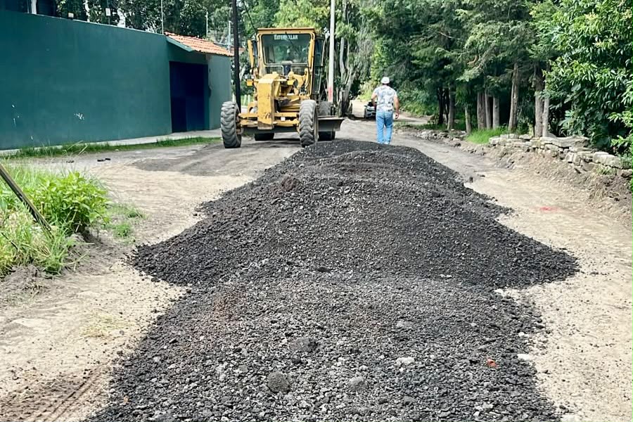 BRIGADAS DE MÁS TERRITORIO Y MENOS ESCRITORIO MEJORAN CAMINO EN SAN ESTEBAN TIZATLÁN