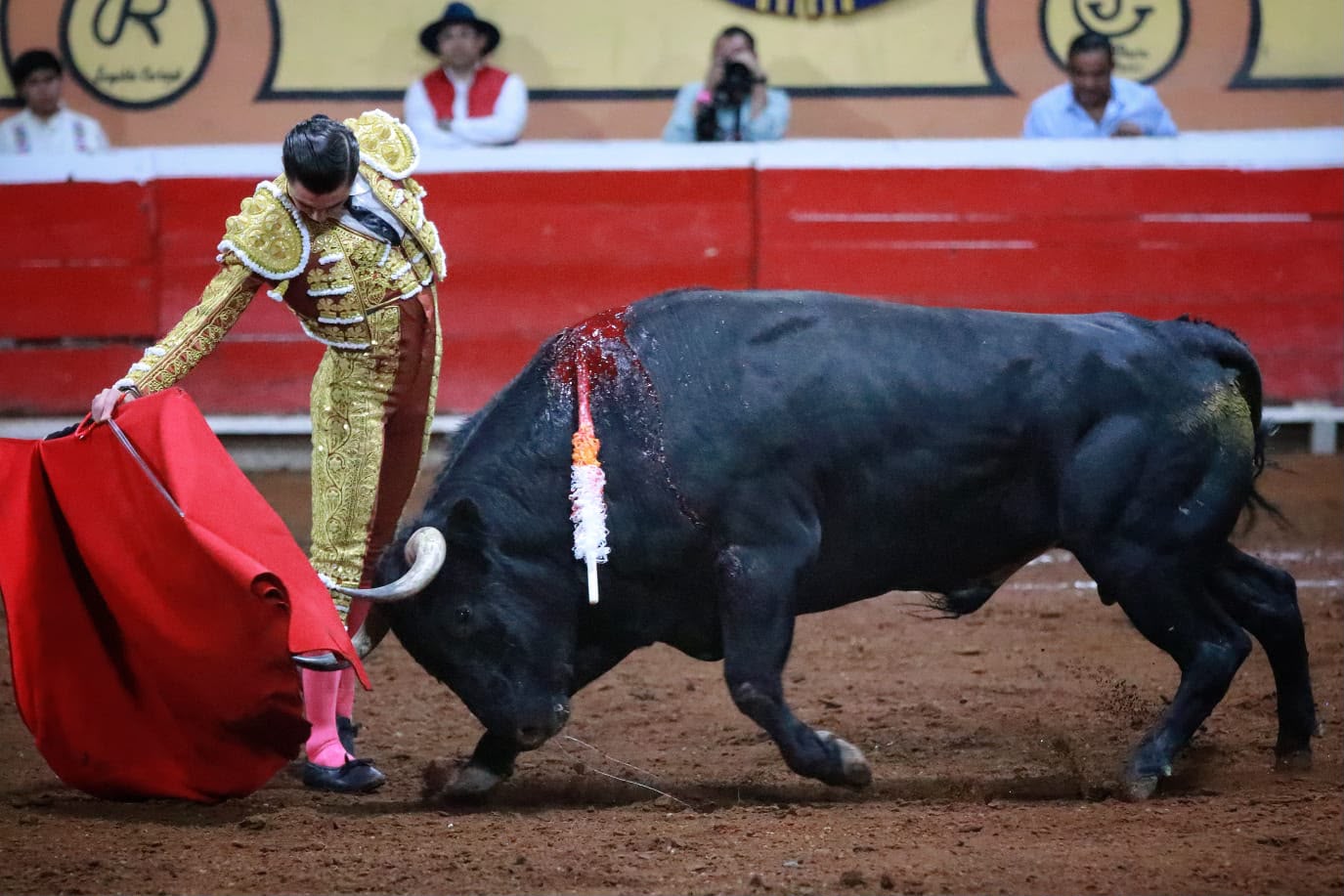 BRUNO ALOI SALE A HOMBROS Y ES EL MÁXIMO TRIUNFADOR DE LA CORRIDA DE LA HUAMANTLADA 2026