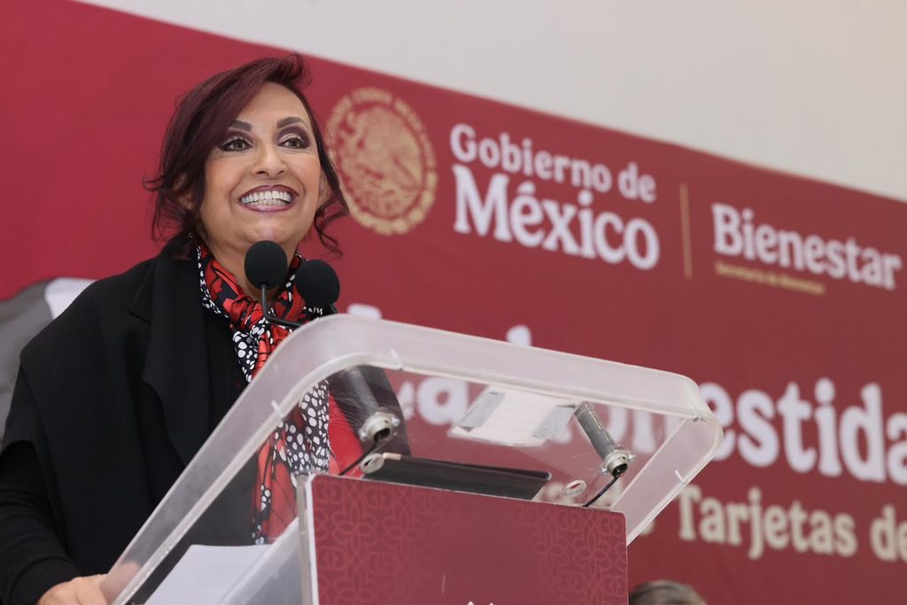 RECIBEN MUJERES Y ADULTOS MAYORES TARJETAS DE PROGRAMAS DE BIENESTAR.