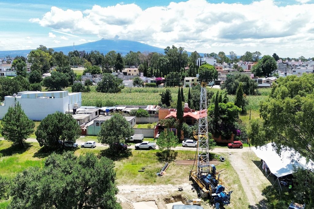 CARLOS LÓPEZ RECONOCE LEGADO DE ALFONSO SÁNCHEZ GARCÍA EN TERRITORIO Y COLOCA LA PRIMERA PIEDRA DE PERFORACIÓN DE UN POZO EN TEPEHITEC