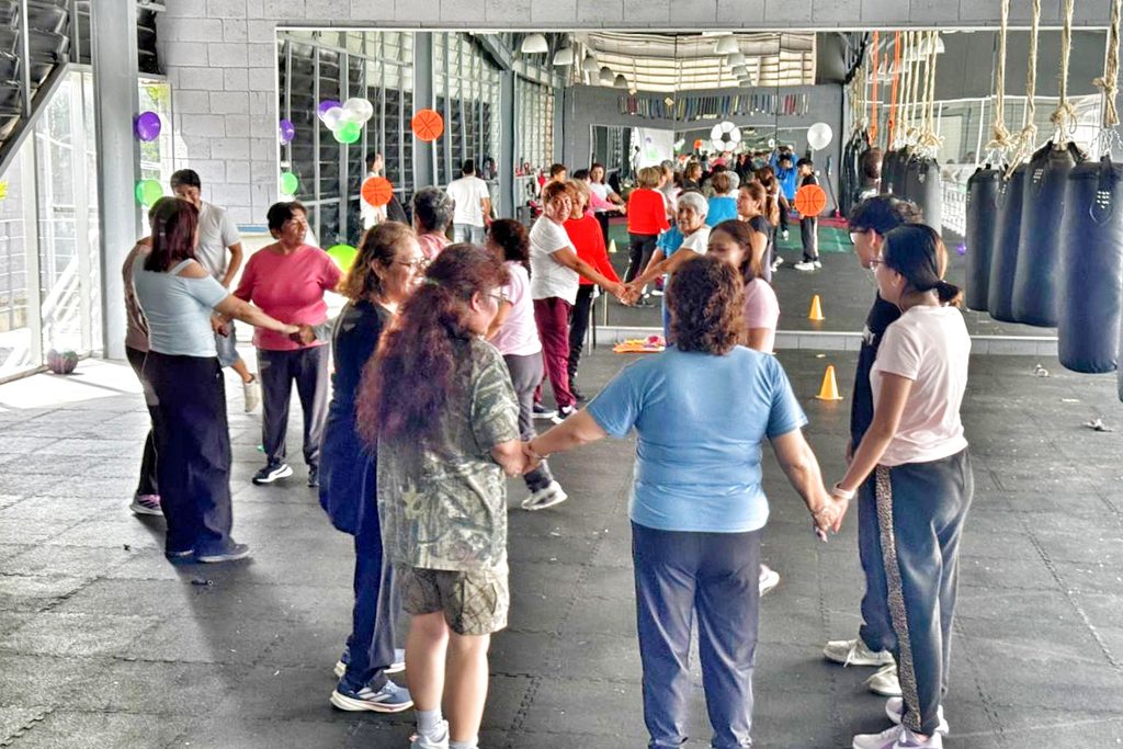 CON ACTIVIDADES FÍSICAS Y RECREATIVAS CELEBRA EL AYUNTAMIENTO DE TLAXCALA A PERSONAS ADULTAS MAYORES