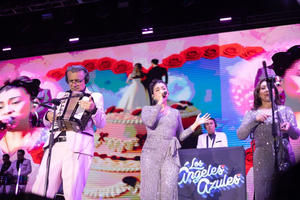 LOS ÁNGELES AZULES PONEN A BAILAR A HUAMANTLA EN UNA NOCHE INOLVIDABLE DE FERIA