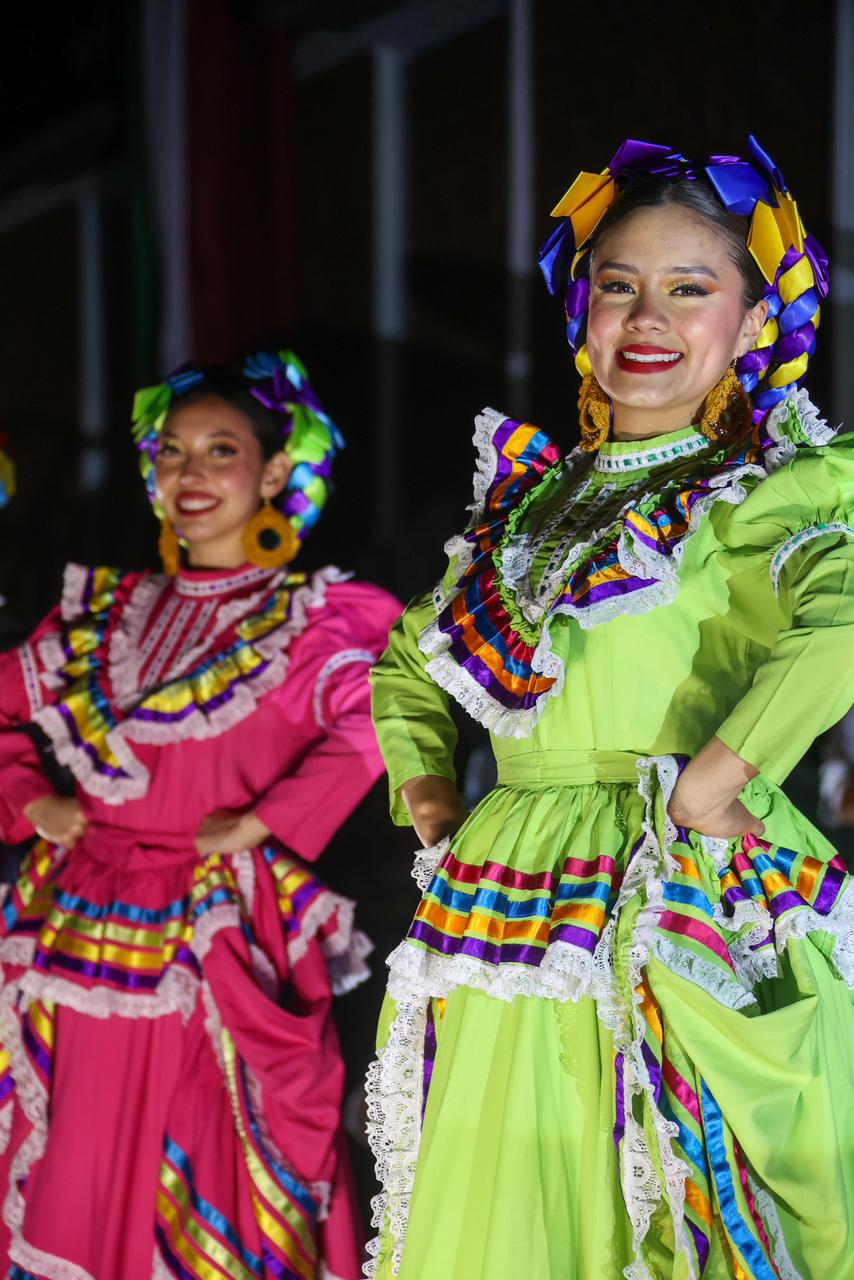CON LUCES Y TRADICIÓN, TLAXCALA RECIBE EL MES PATRIO
