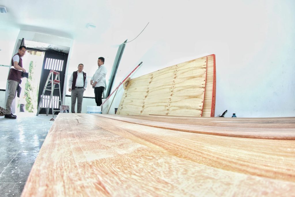 AVANZAN TRABAJOS DE REHABILITACIÓN EN LAS ESCALINATAS, UN ESPACIO EMBLEMÁTICO DE TLAXCALA CAPITAL