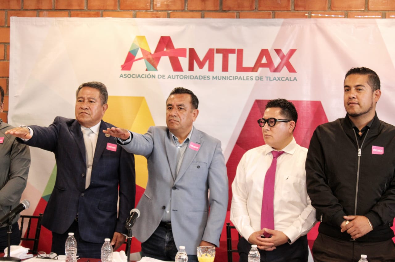 PRESIDENTE MUNICIPAL DE TLAXCALA CARLOS LÓPEZ SUÁREZ RINDE PROTESTA COMO SECRETARIO EJECUTIVO DE LA AAMTLAX