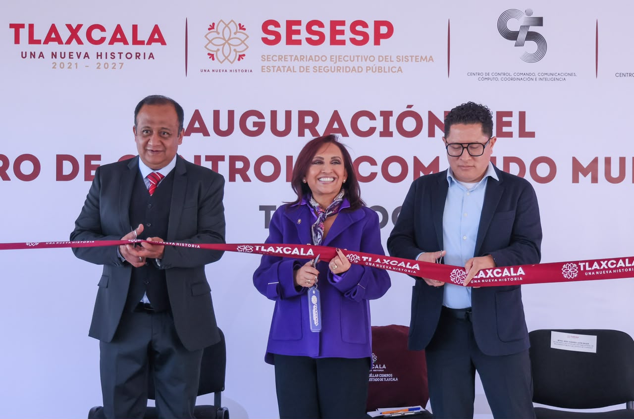 INAUGURA GOBERNADORA C2 EN TEXOLOC.