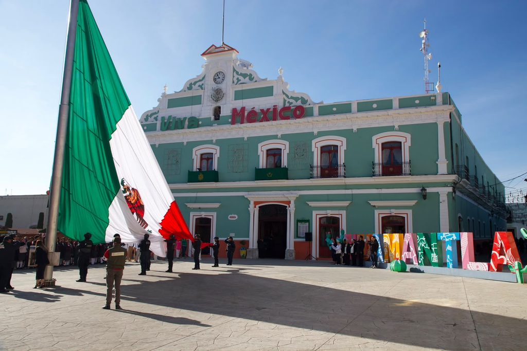 BARRIO DE SAN JOSÉ PRESIDE HOMENAJE CÍVICO EN HUAMANTLA