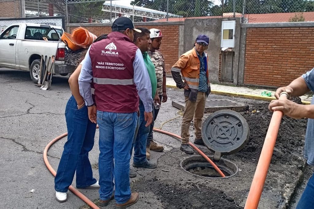 GOBIERNO MUNICIPAL DE TLAXCALA ATIENDE DESAZOLVE DE DRENAJE Y REJILLAS PLUVIALES EN TLAPANCALCO
