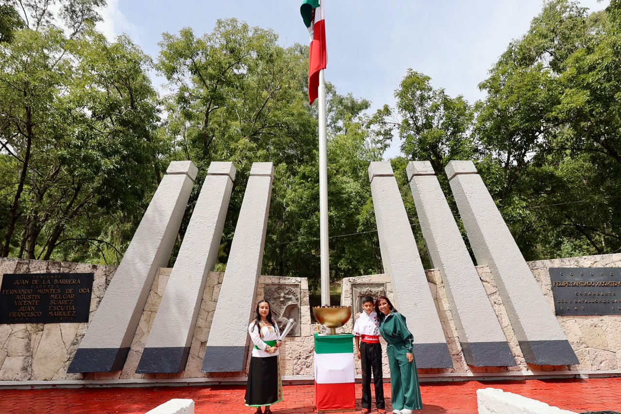 ENTREGA GOBERNADORA FUEGO SIMBÓLICO DE INDEPENDENCIA A LOS 60 MUNICIPIOS DE TLAXCALA.