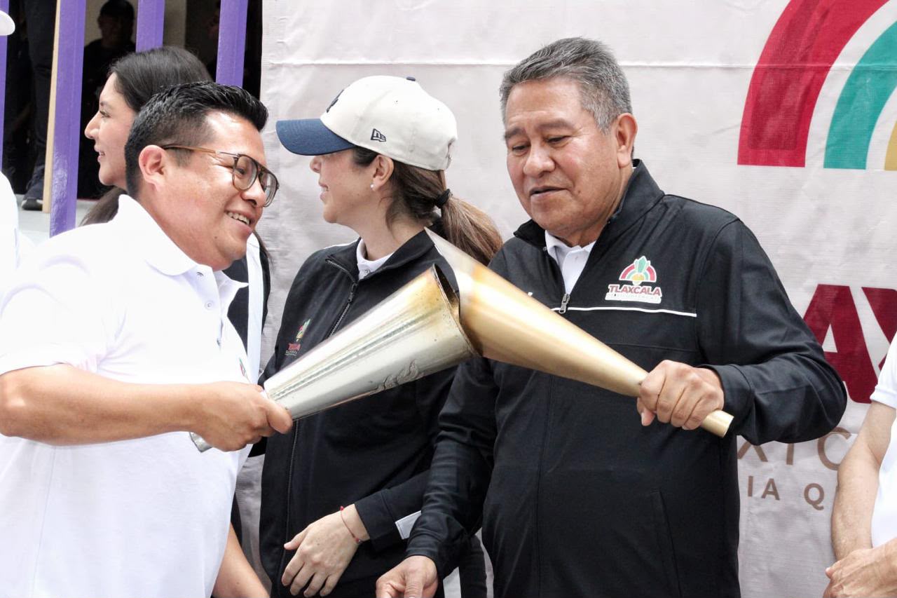 RECIBE TLAXCALA CAPITAL EL FUEGO SIMBÓLICO DE LA INDEPENDENCIA NACIONAL