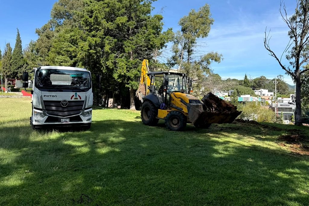 ATIENDE AYUNTAMIENTO DE TLAXCALA PETICIÓN DEL COBAT 01 Y MEJORA CONDICIONES DE SUS ÁREAS VERDES