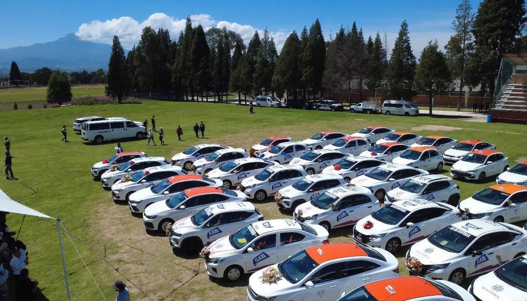 GOBERNADORA ENTREGA 69 CONCESIONES Y DA CERTEZA JURÍDICA A TRANSPORTISTAS.