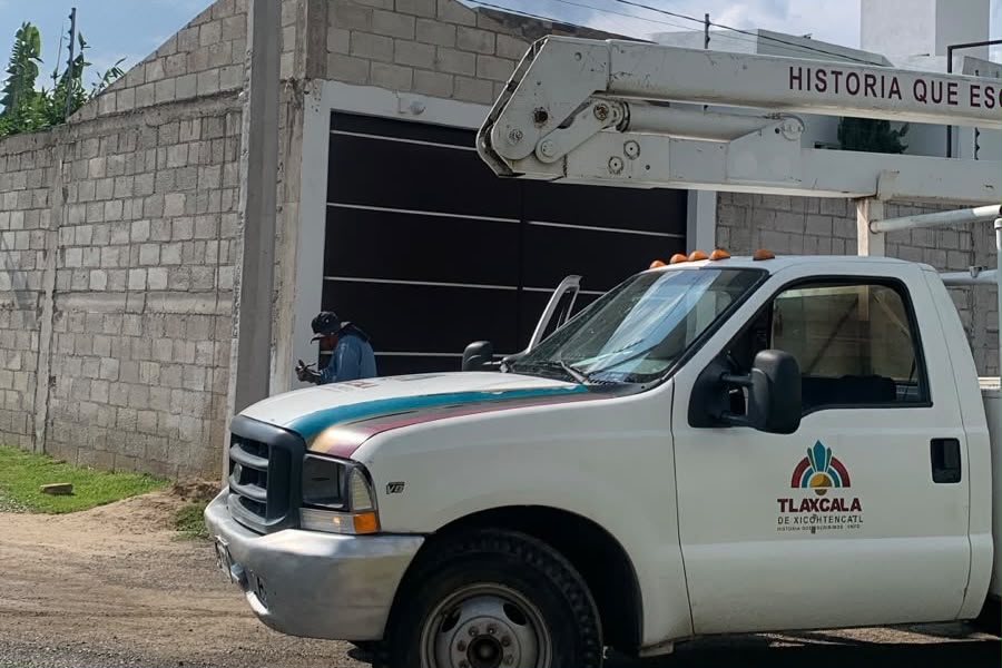 ¡ACUITLAPILCO SE ILUMINA! AVANZAN TRABAJOS PARA MEJORAR EL ALUMBRADO PÚBLICO