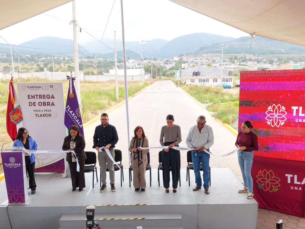 ENTREGA GOBERNADORA OBRA DE CONSTRUCCIÓN EN TLAXCO