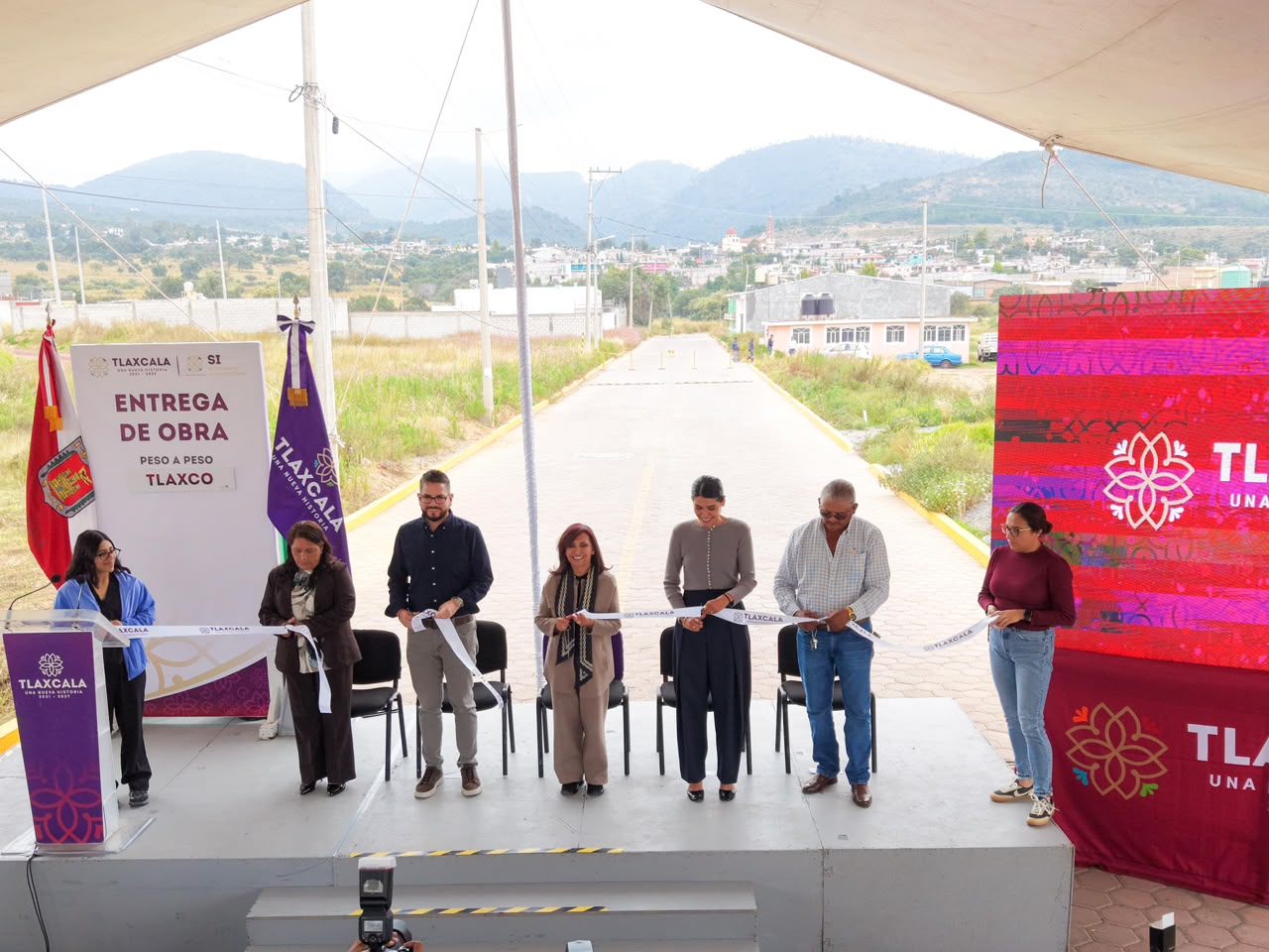 ENTREGA GOBERNADORA OBRA DE CONSTRUCCIÓN EN TLAXCO