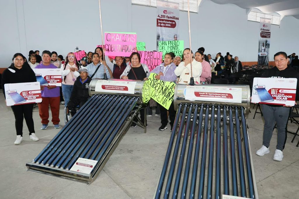 GOBERNADORA ENCABEZA ENTREGA DE CALENTADORES SOLARES EN TERRENATE