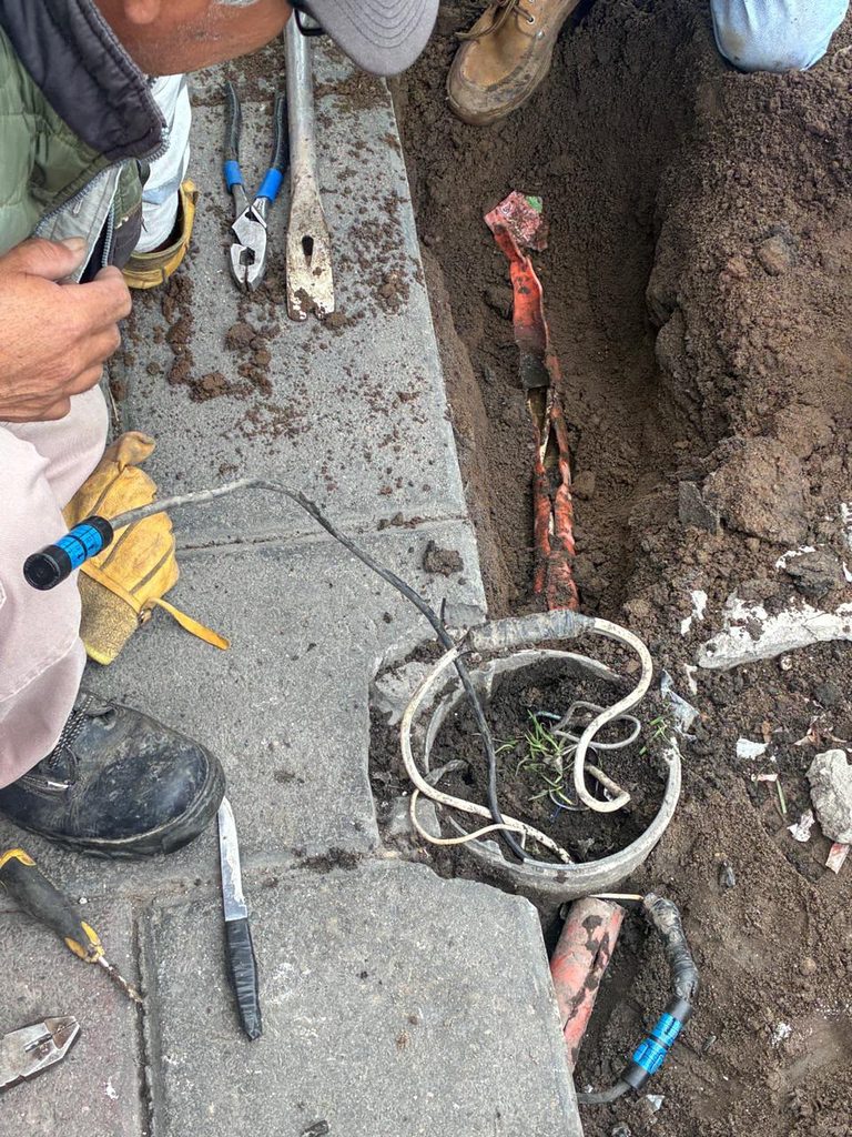 HUAMANTLA BRILLA MÁS: CONTINÚAN TRABAJOS DE REPARACIÓN Y MANTENIMIENTO DE ALUMBRADO PÚBLICO