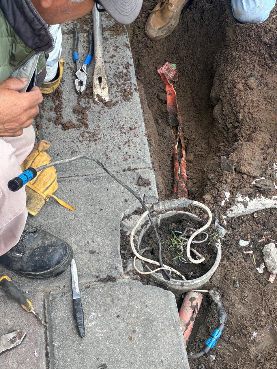 HUAMANTLA BRILLA MÁS: CONTINÚAN TRABAJOS DE REPARACIÓN Y MANTENIMIENTO DE ALUMBRADO PÚBLICO