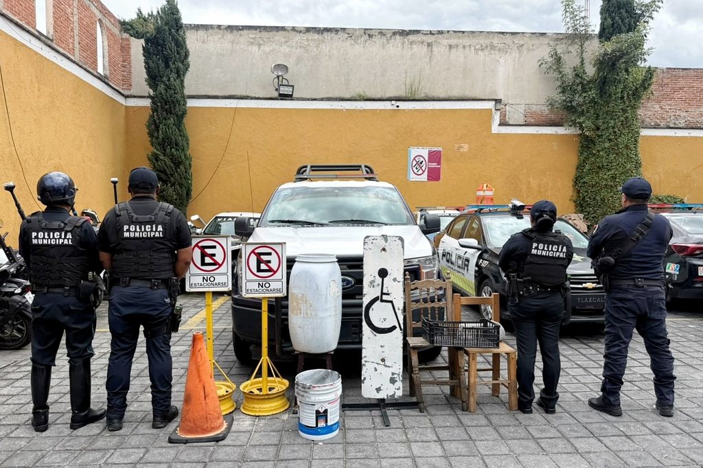 POLICÍA DE LA CAPITAL CONTINÚA CON RETIRO DE APARTADOS EN LA VÍA PÚBLICA