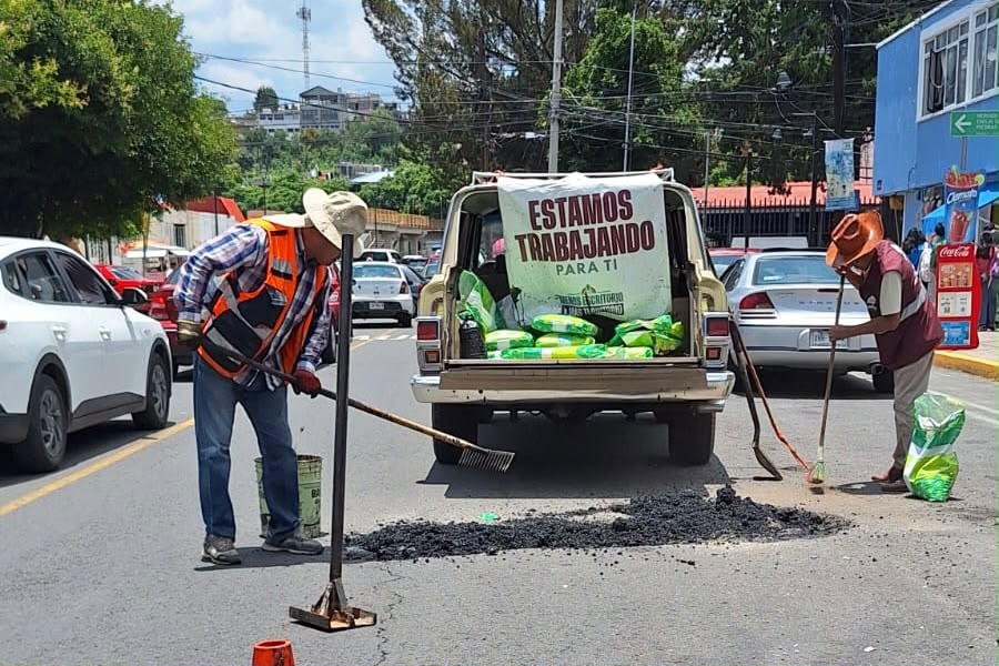 ¡ADIÓS A LOS BACHES! BRIGADAS DE #MÁSTERRITORIO ATIENDEN VIALIDAD FRENTE AL COBAT EN TLAXCALA