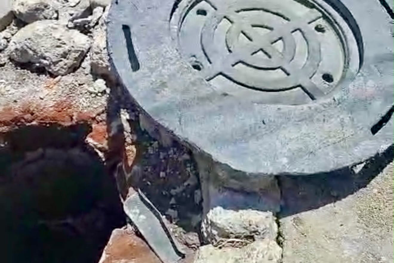 ¡ADIÓS AL PELIGRO EN LAS CALLES! REPARAN DRENAJE CON BROCAL ABIERTO EN ACUITLAPILCO