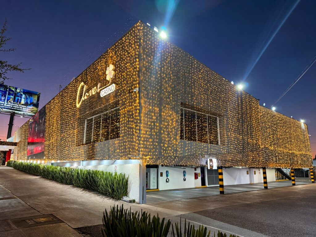 Fachada de Clover San Luis Potosí.