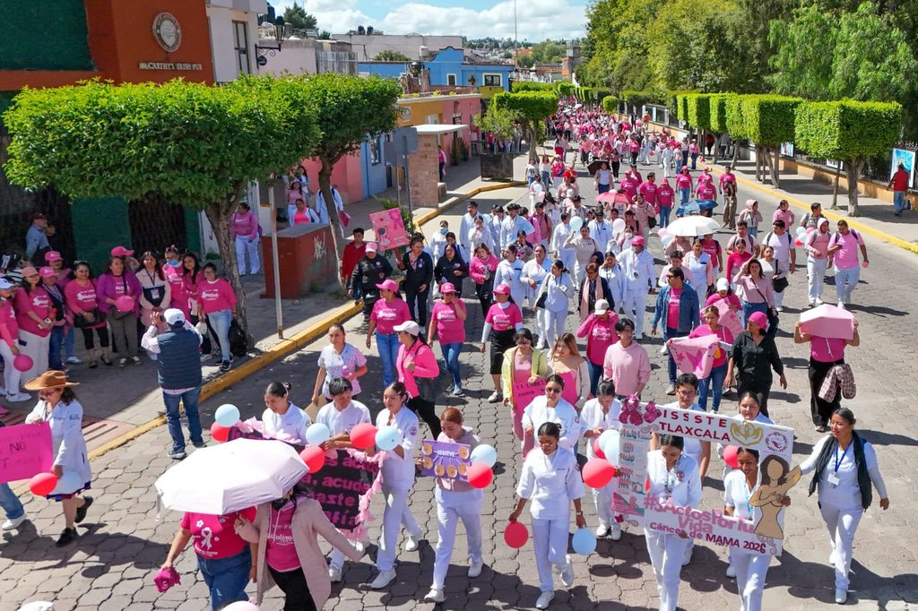 ACOMPAÑA CARLOS LÓPEZ SUÁREZ LA QUINTA CAMINATA ROSA PARA FORTALECER LA PREVENCIÓN DEL CÁNCER DE MAMA