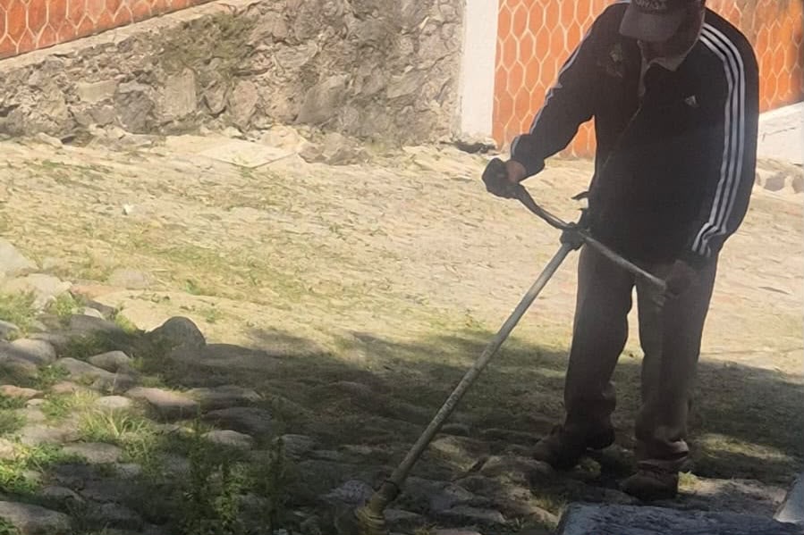 ¡#MÁSTERRITORIO LLEGA A LA BAJADA DEL POCITO! REALIZAN FAENA EN LA CALZADA DEL AGUA SANTA, EN OCOTLÁN